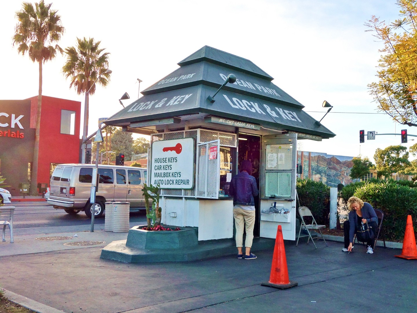 Lincoln Blvd. at Ocean Park Blvd. photo 1