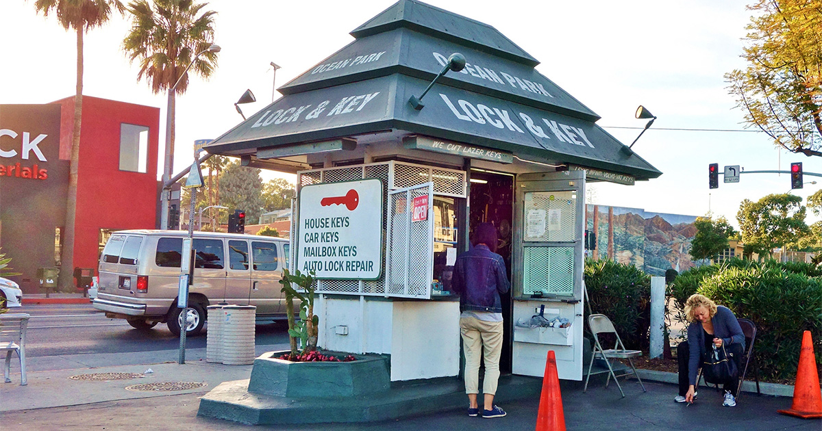 Lincoln Blvd. at Ocean Park Blvd.